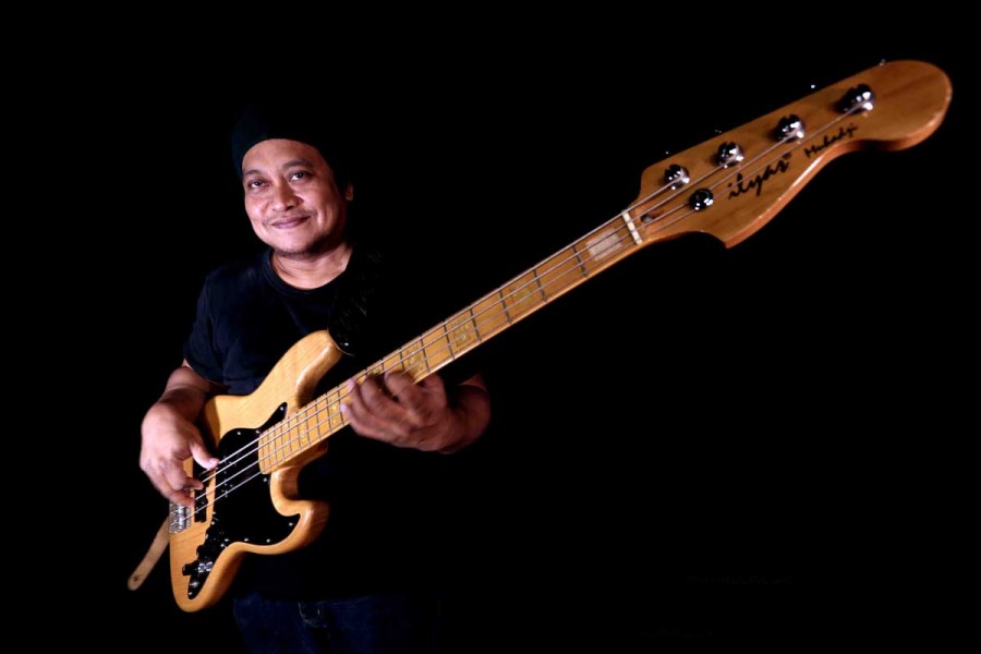 Belajar Bass : Feel Groove – Ilyas Muhadji