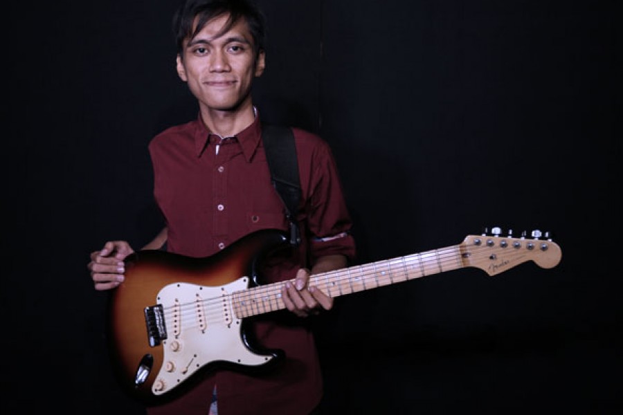 Belajar Gitar Elektrik : Pengaplikasian not 1/4 dan 1/8 – Benny Irawan