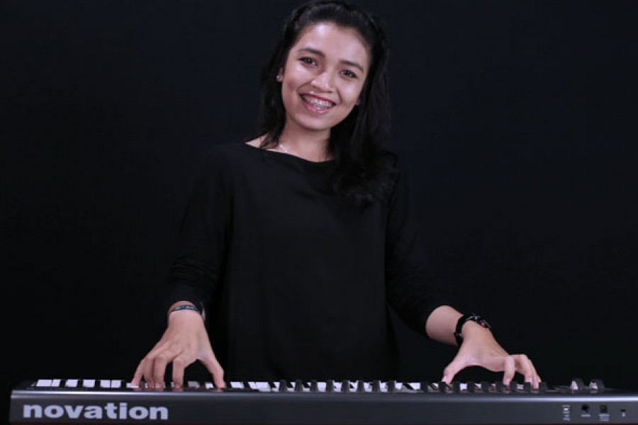 Belajar piano : ketika mengiringi seorang penyanyi – Gabriella Judithia