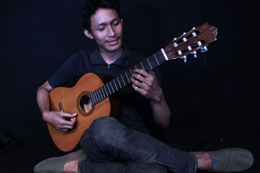 Belajar Gitar Klasik : Teknik Harmonic Natural & Artificial – Nuki