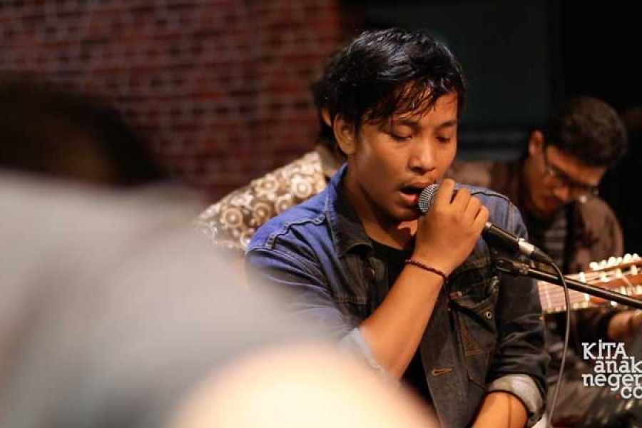 KITAKUSTIK (Tema – Paramore) – Long Summer – (Acoustic Cover)