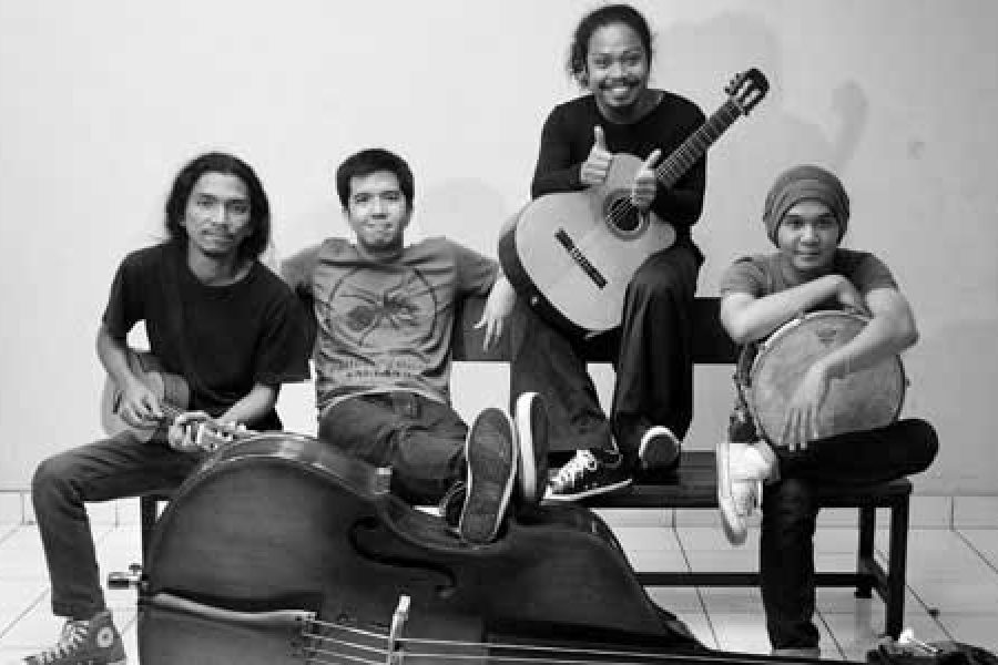Payung Teduh yang Selalu Membuat Hati Teduh