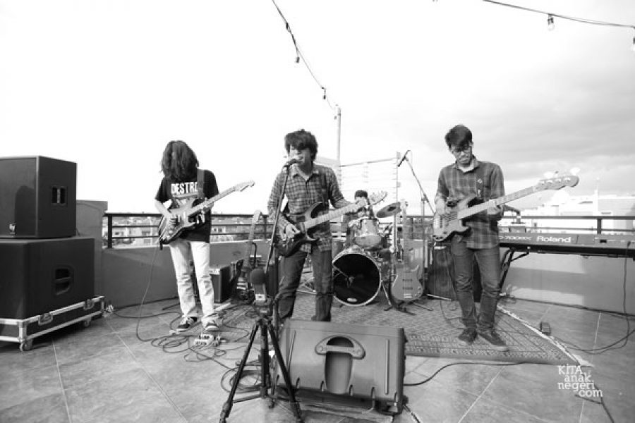 KITAKustik : Concert On The Rooftop Berlangsung Meriah!