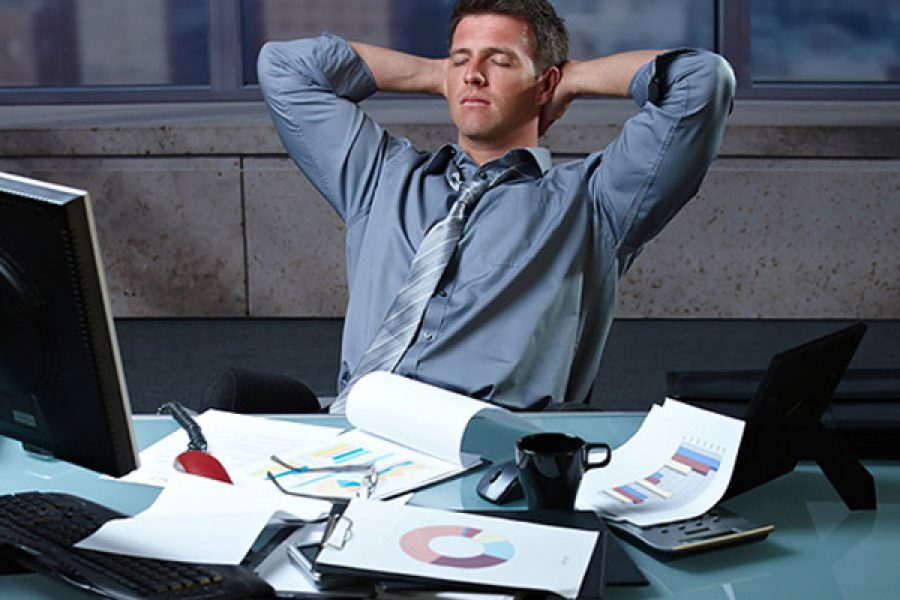 [PlaylistKITA] 7 Lagu Ini Cocok Menemanimu Saat Kerja Lembur