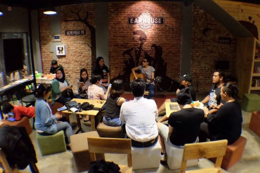 EarHouse : Ketika Kafe Lebih dari Sekadar Tempat Nongkrong