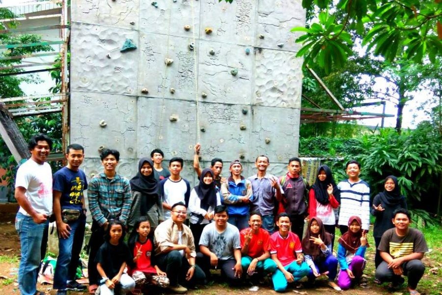 Mari Manjat Dinding Bareng Depok Climbing Club!