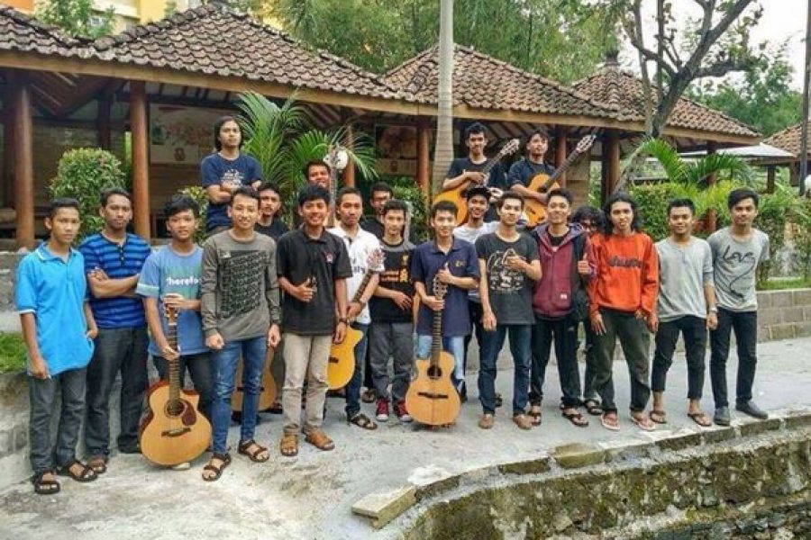 Memetik Enam Senar Bareng Indonesian Fingerstyle Guitar Community