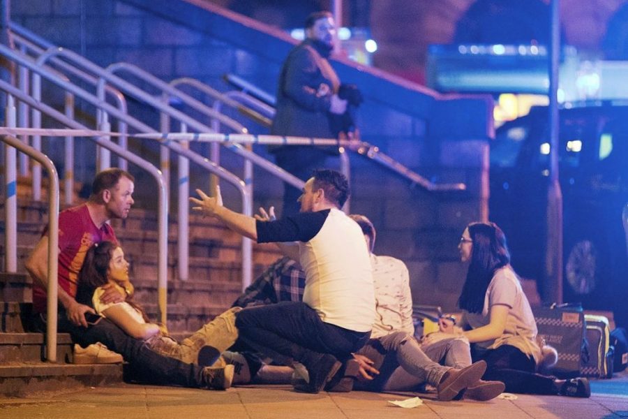 Bom Bunuh Diri di Konser Ariana Grande Manchester : 23 Orang Meninggal