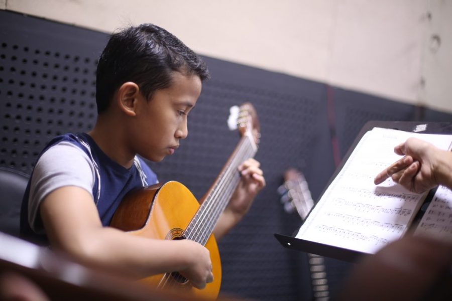 Masih Perlukah Belajar Musik di Sekolah Musik? Tiga Alasan Ini Akan Menjawabnya!