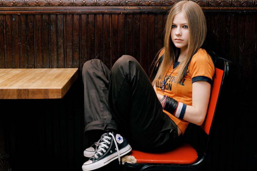 Avril Lavigne yang Asli Sudah Wafat dan yang Kita Kenal Selama Ini Adalah Versi Palsunya